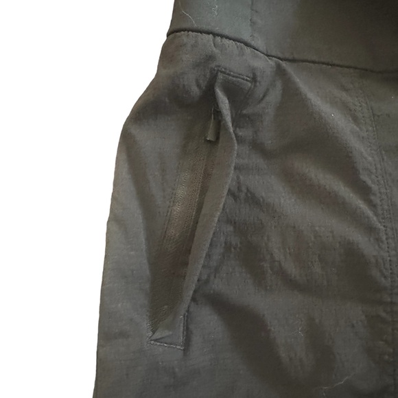 Athleta TREKKIE NORTH MID RISE BERMUDA SHORT - Picture 2 of 4